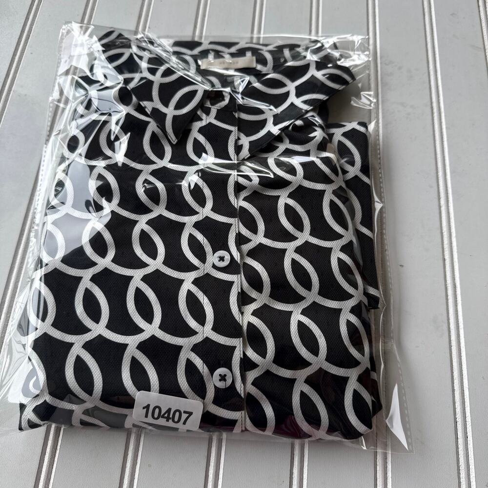 Chico’s No Iron Black White Geometric Button Front Shirt Women’s XL Stretch - Picture 9 of 9
